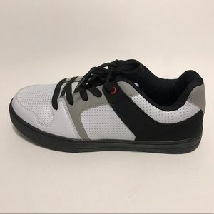 Men’s size 8 shoes